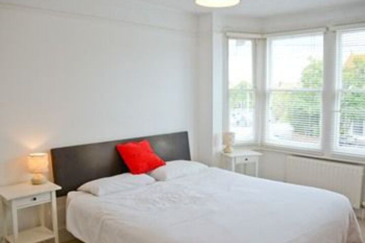Room 11 of 20
