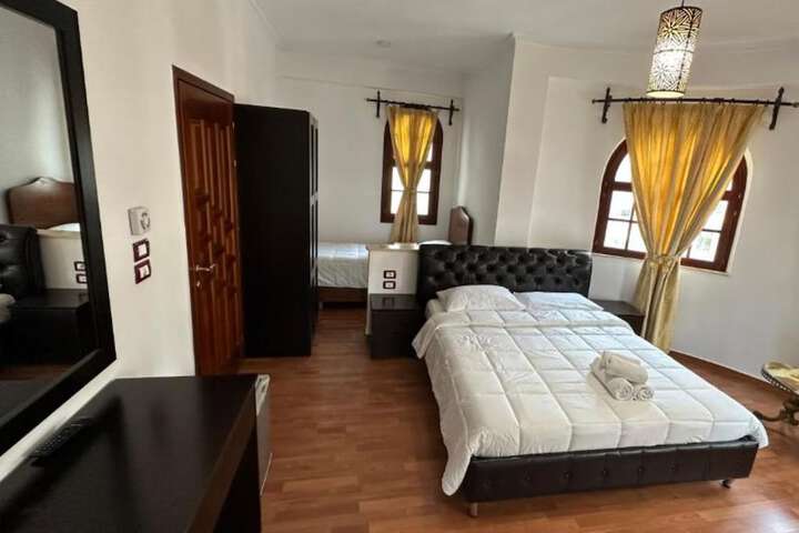 Room 17 of 100