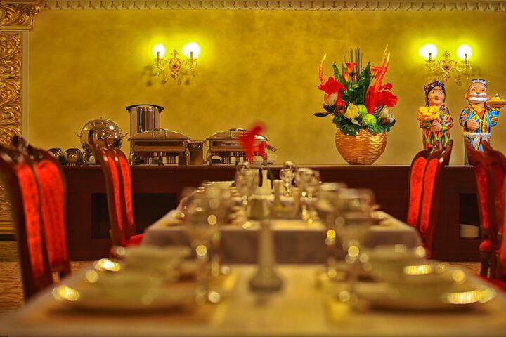 Dining 30 of 39