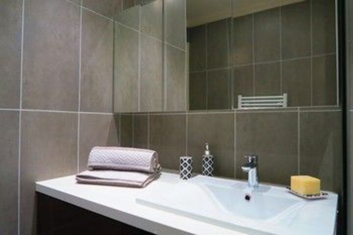 Room 3 of 12