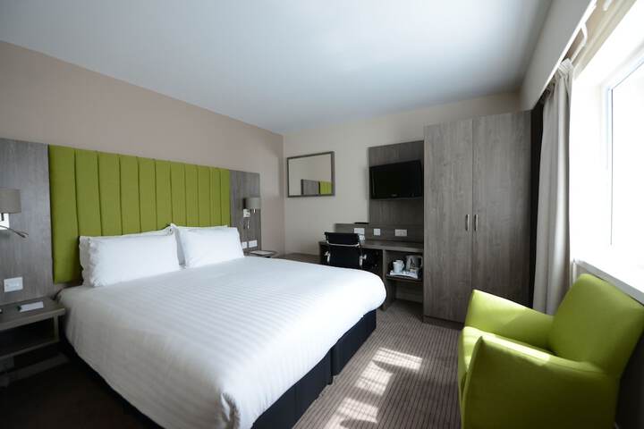 Room 28 of 70