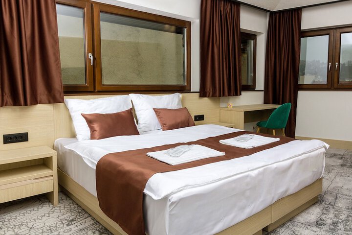 Room 8 of 47