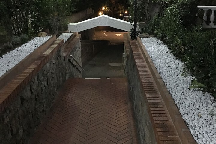 Hotel Entry