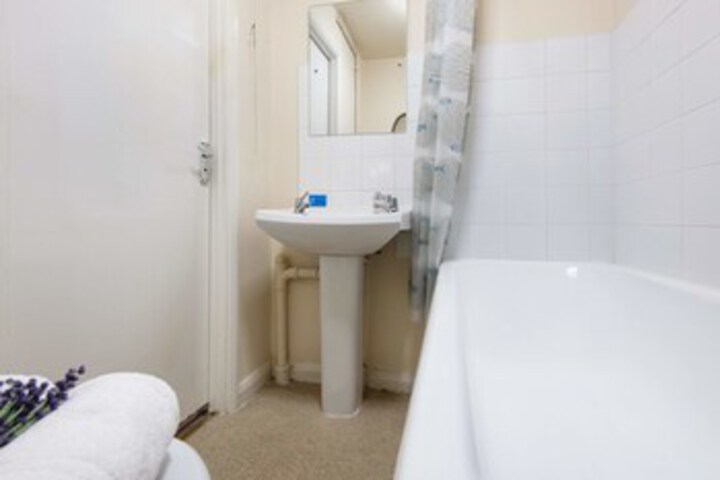 Room 2 of 18