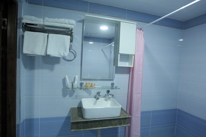Room 35 of 62