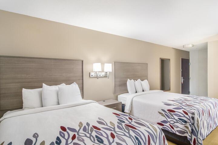 ADA Accessible Deluxe 2 Queen Beds with Roll in Shower (12 of 13)
