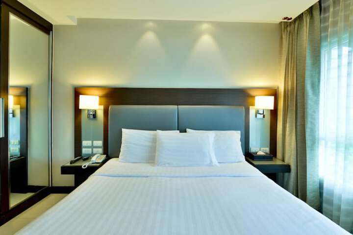 Room 16 of 39