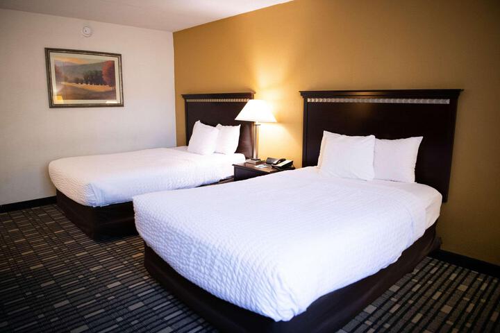 2 Double Beds (7 of 11)