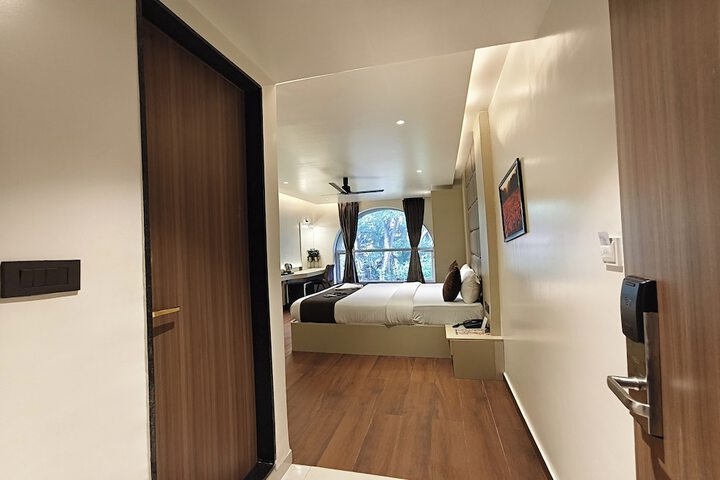 Room 32 of 90
