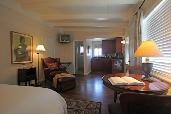 Room 29 of 70
