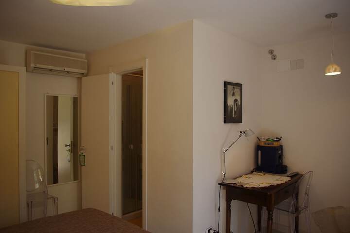 Room 6 of 85