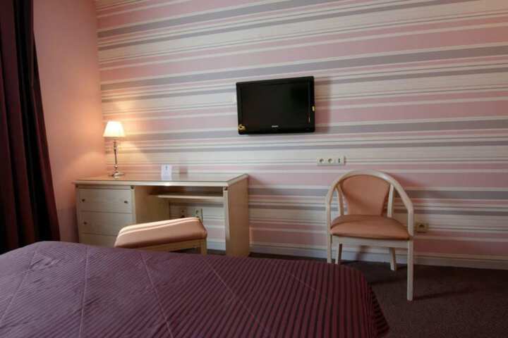Room 12 of 36