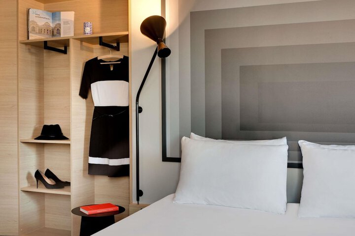 Room 7 of 31