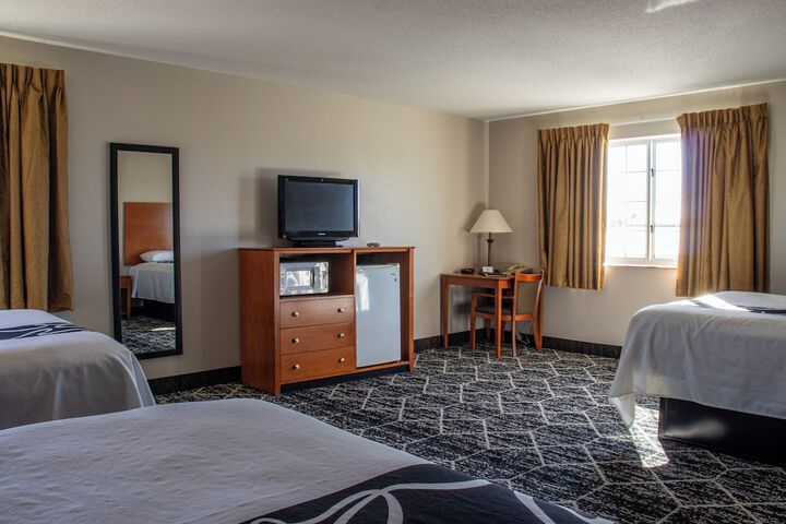 Room 7 of 12