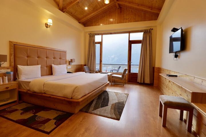 Room 2 of 16