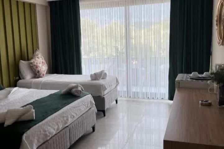 Room 10 of 19