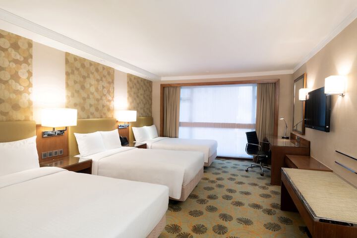 Room 10 of 90