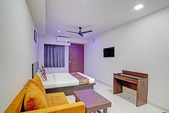 Room 5 of 17