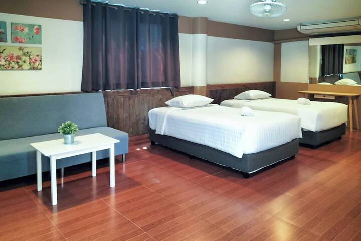 Room 30 of 156