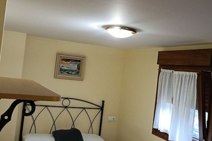 Room 12 of 38