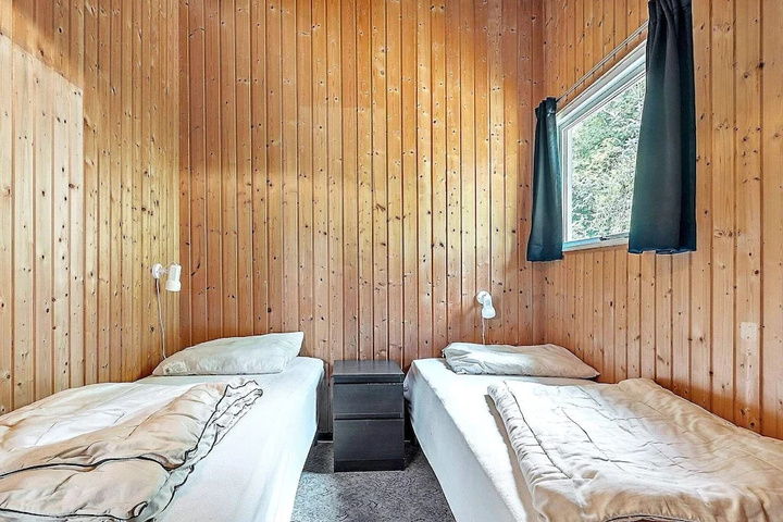 Room 2 of 12