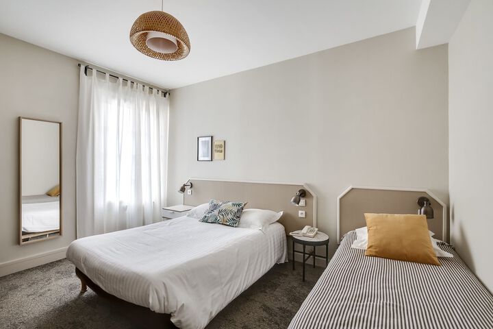 Room 8 of 94