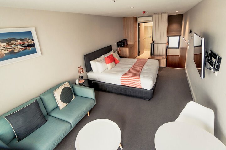 Room 22 of 76