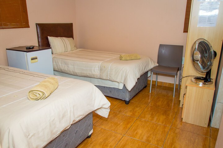 Room 10 of 42