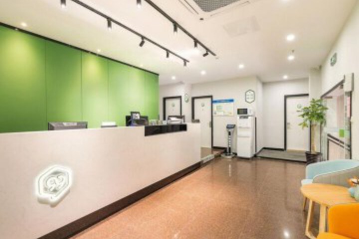 99 Inn Shanghai Pengpuxincun Station Branch