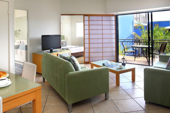 Room 6 of 37