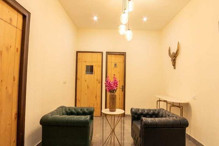 Room 17 of 35