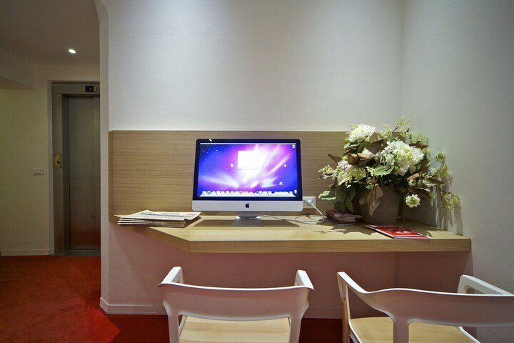 Hotel Lobby