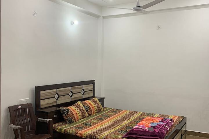 Room 5 of 14