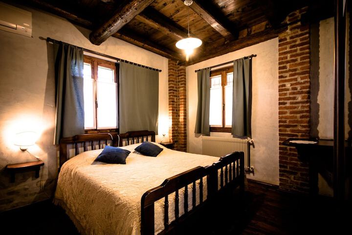 Room 3 of 24