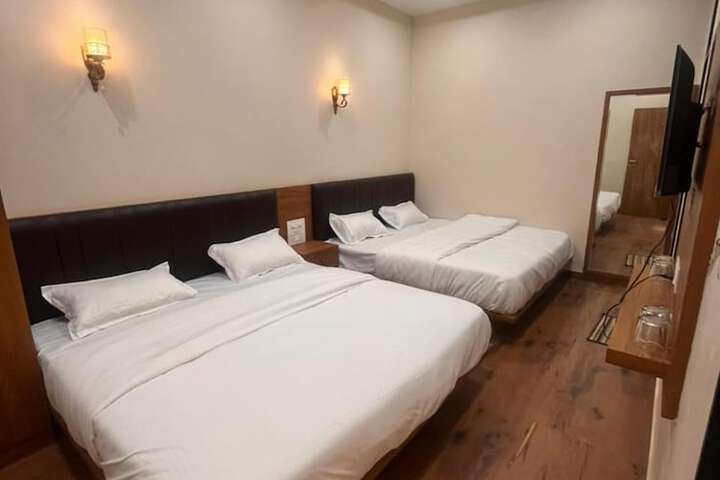 Room 12 of 26