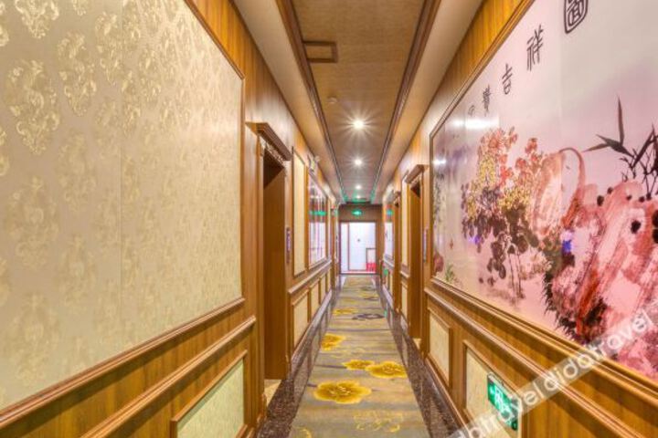 Hotel Interior 10 of 16