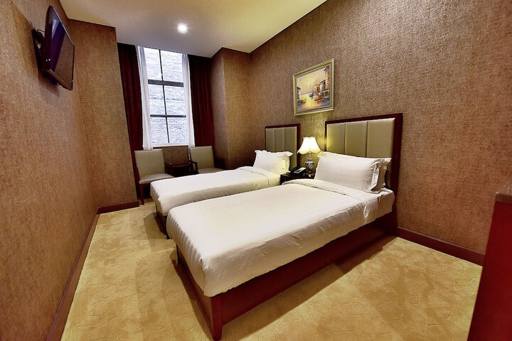 Room 13 of 47