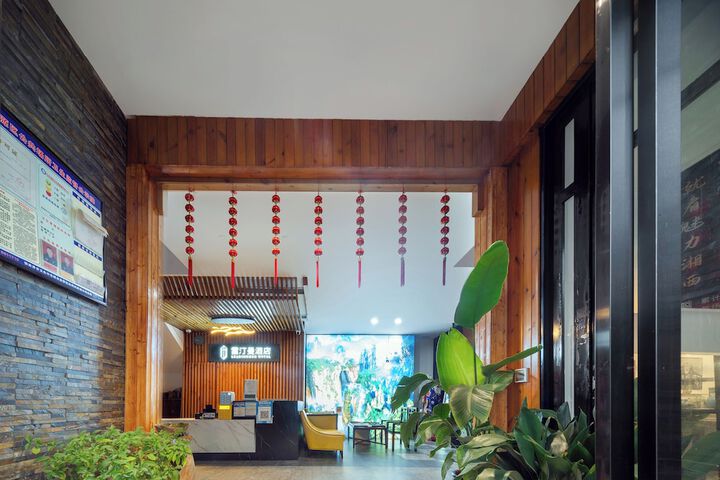 Hotel Interior 9 of 174