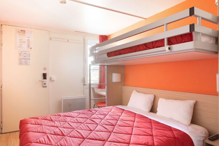 Room 10 of 25