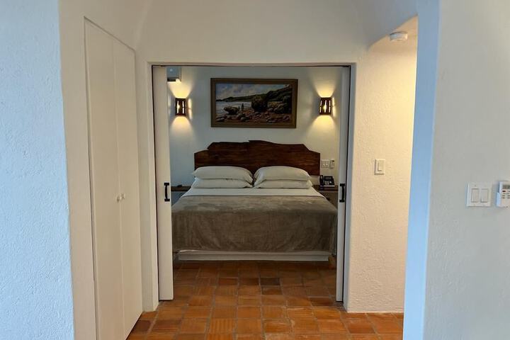 Room 10 of 99