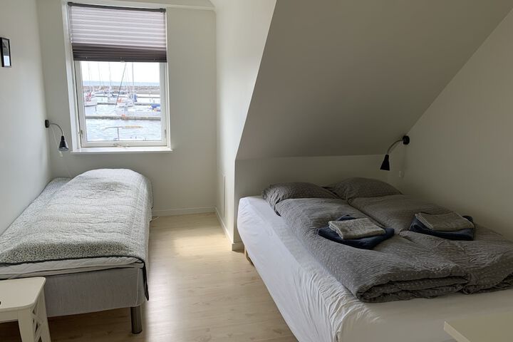 Room 6 of 53