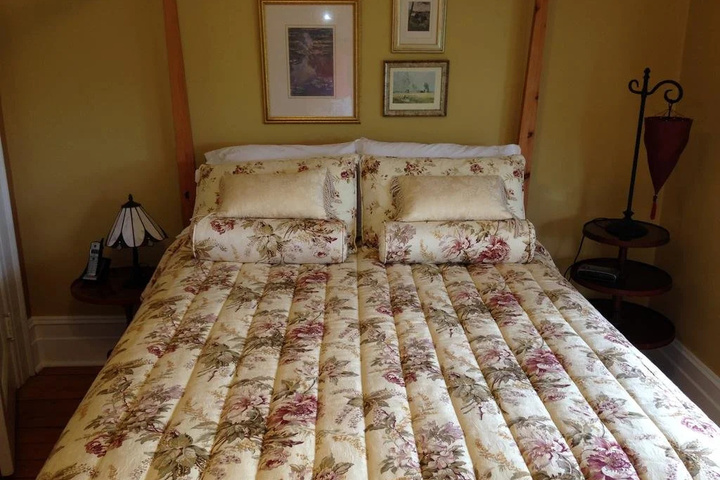 Room 4 of 15