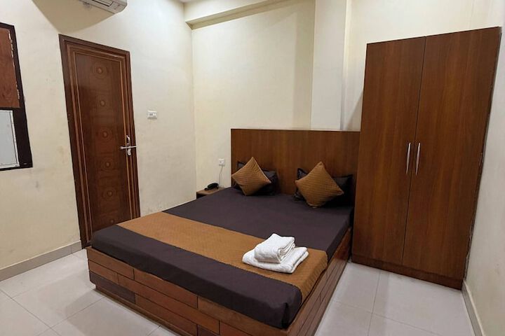 Room 2 of 14