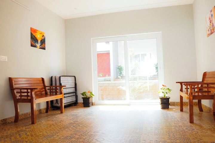 Room 15 of 77