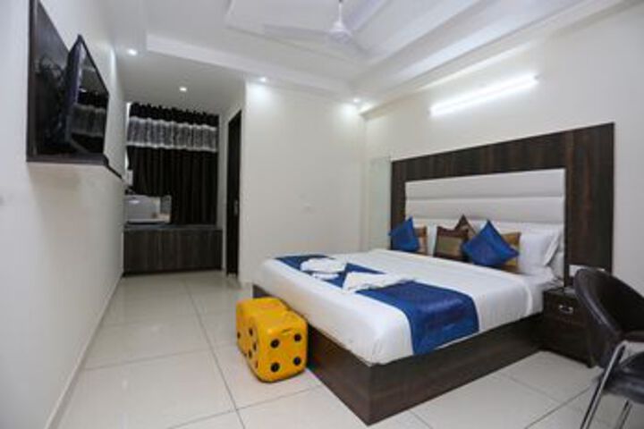 Hotel Interior 19 of 32