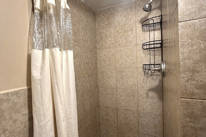 Room 121 of 138