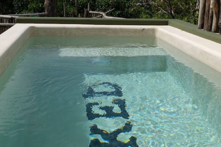 Pool 25 of 33
