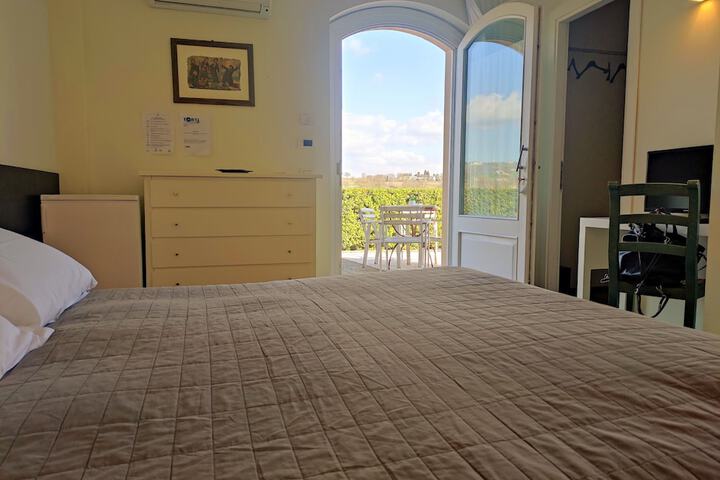 Room 15 of 49