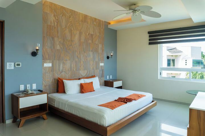 Room 14 of 100