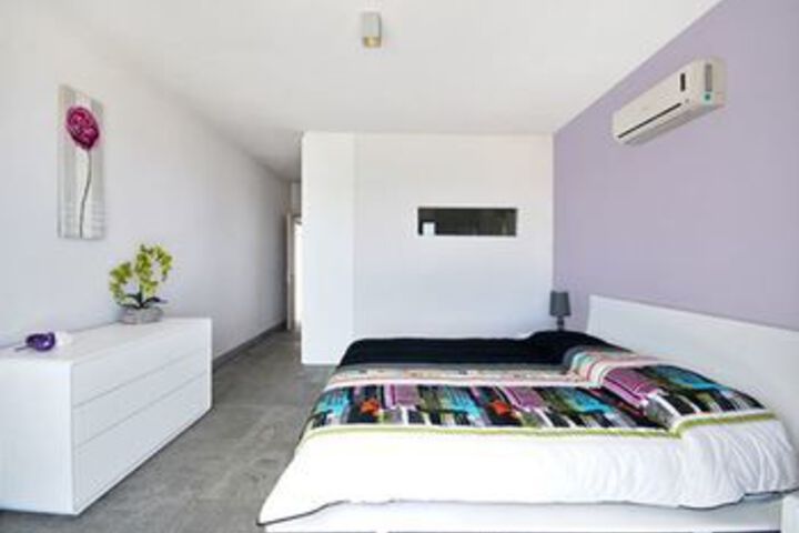 Room 13 of 39